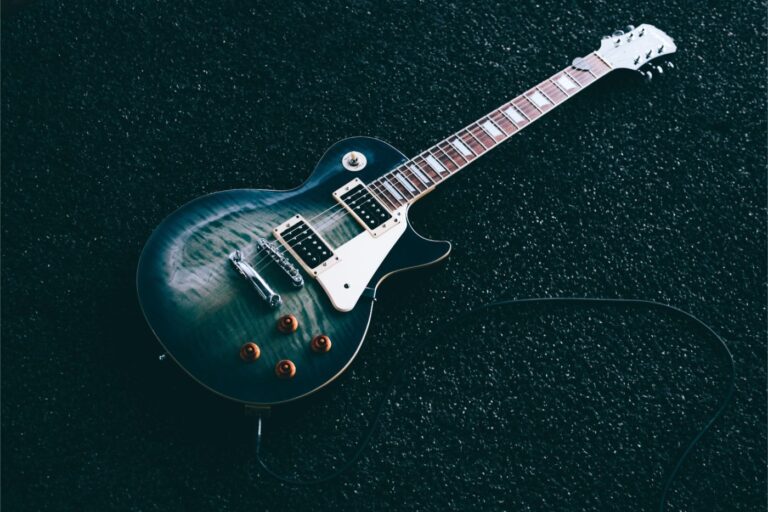 guitar1 1 768x512