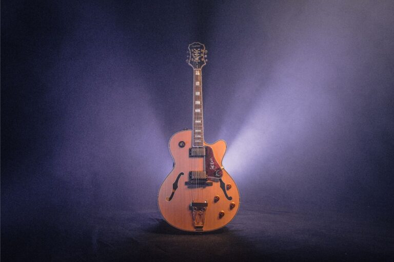 guitar3 3 768x512